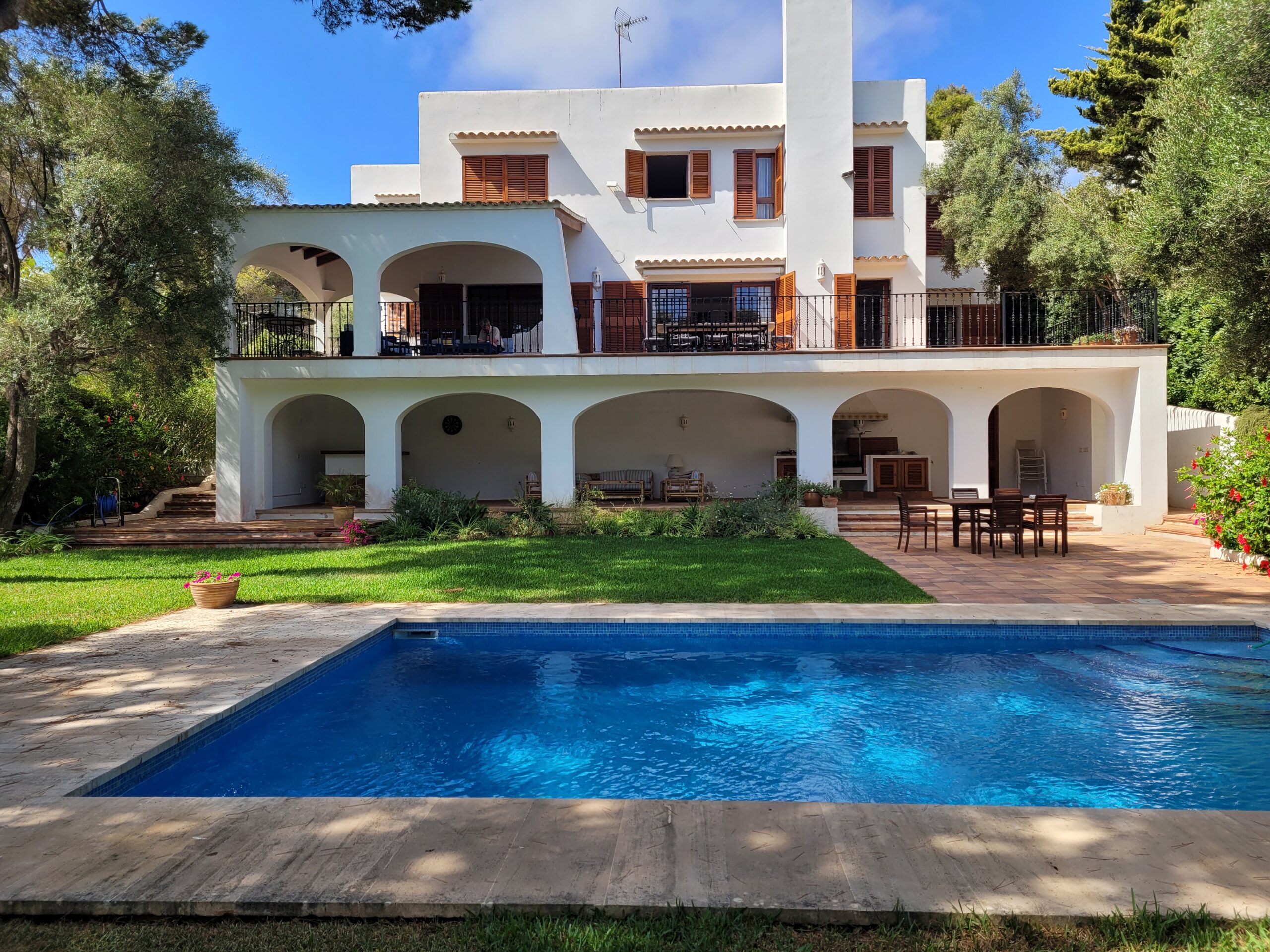 Mediterrane Villa in erster Meereslinie zur Miete oder Verkauf