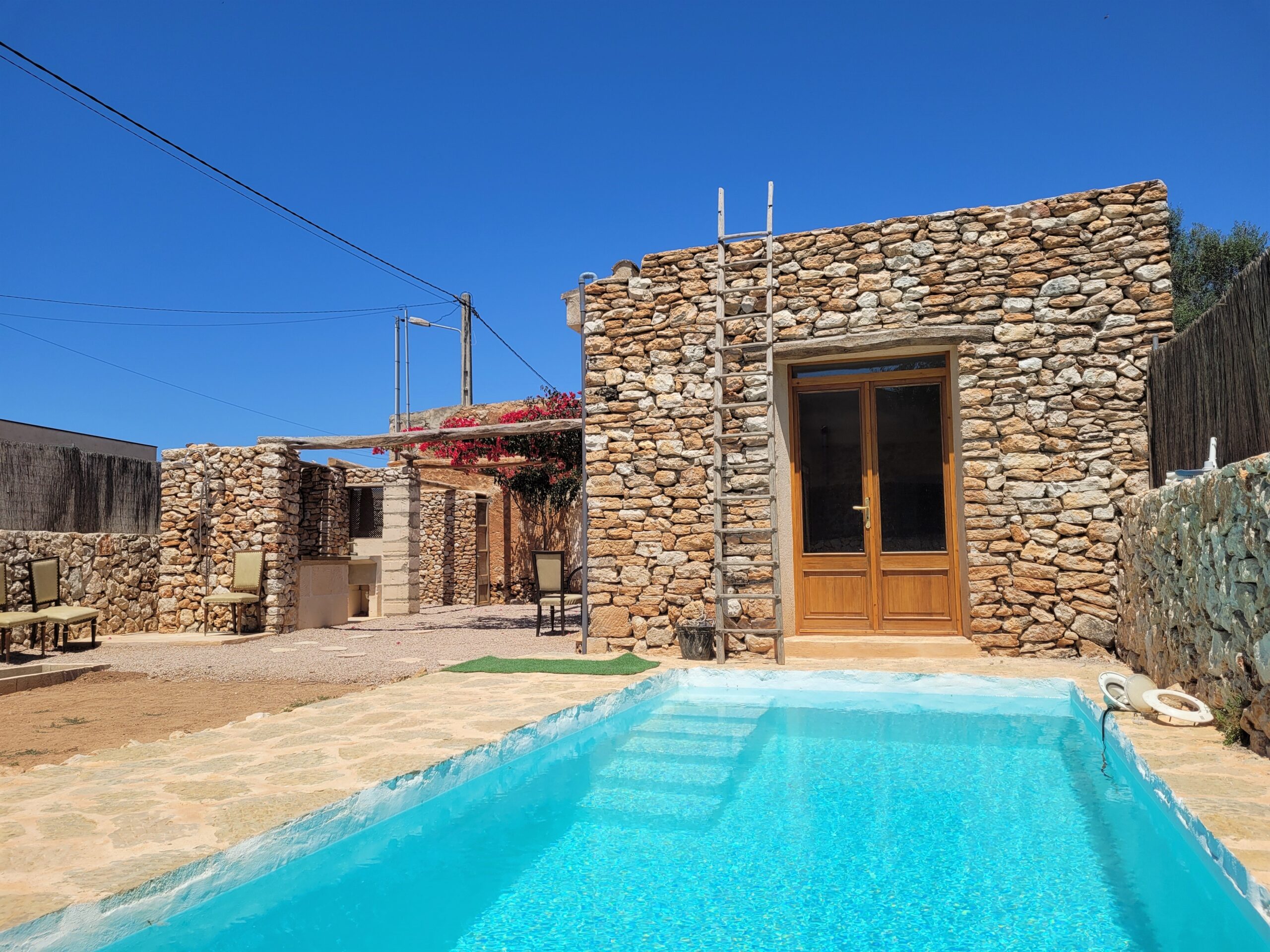 Charming village house to fall in love in Llombards